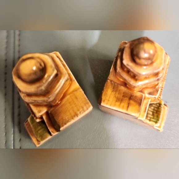 60s HEARST CASTLE Kitsch State Landmark Souvenir Royal Gold Salt Pepper Shakers - Picture 15 of 15